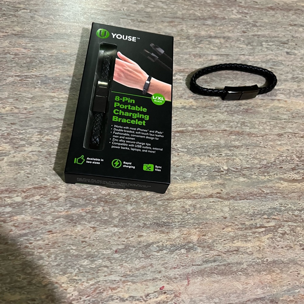 NIB U Youse 8 pin portable bracelet rapid charger